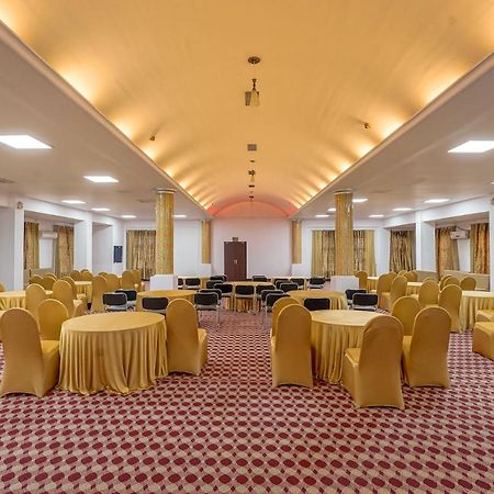 The Chinar Srinagar Hotel Bagian luar foto