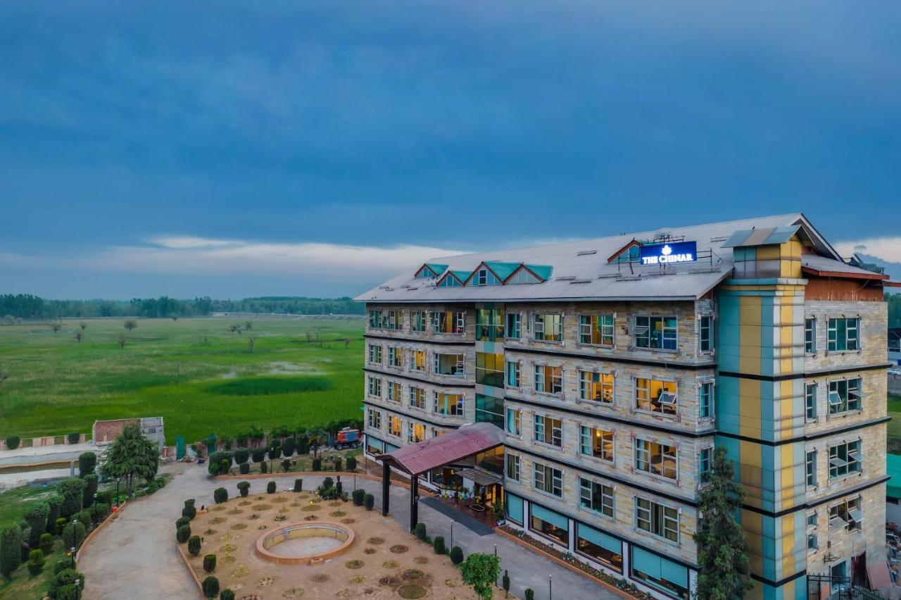 The Chinar Srinagar Hotel Bagian luar foto