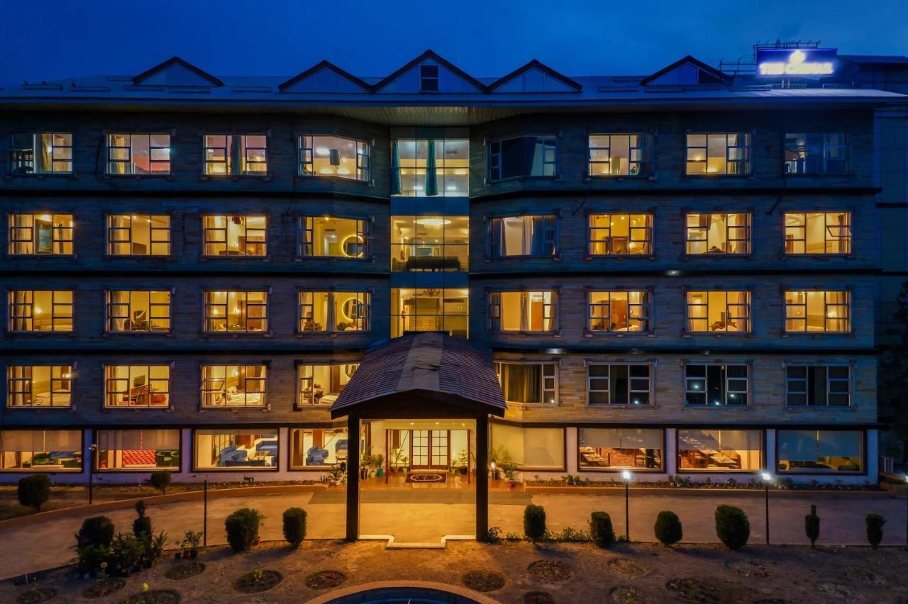 The Chinar Srinagar Hotel Bagian luar foto