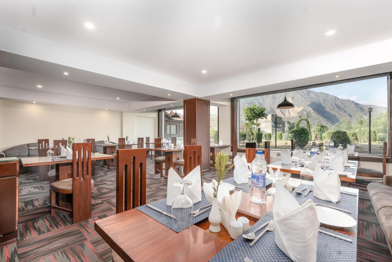 The Chinar Srinagar Hotel Bagian luar foto