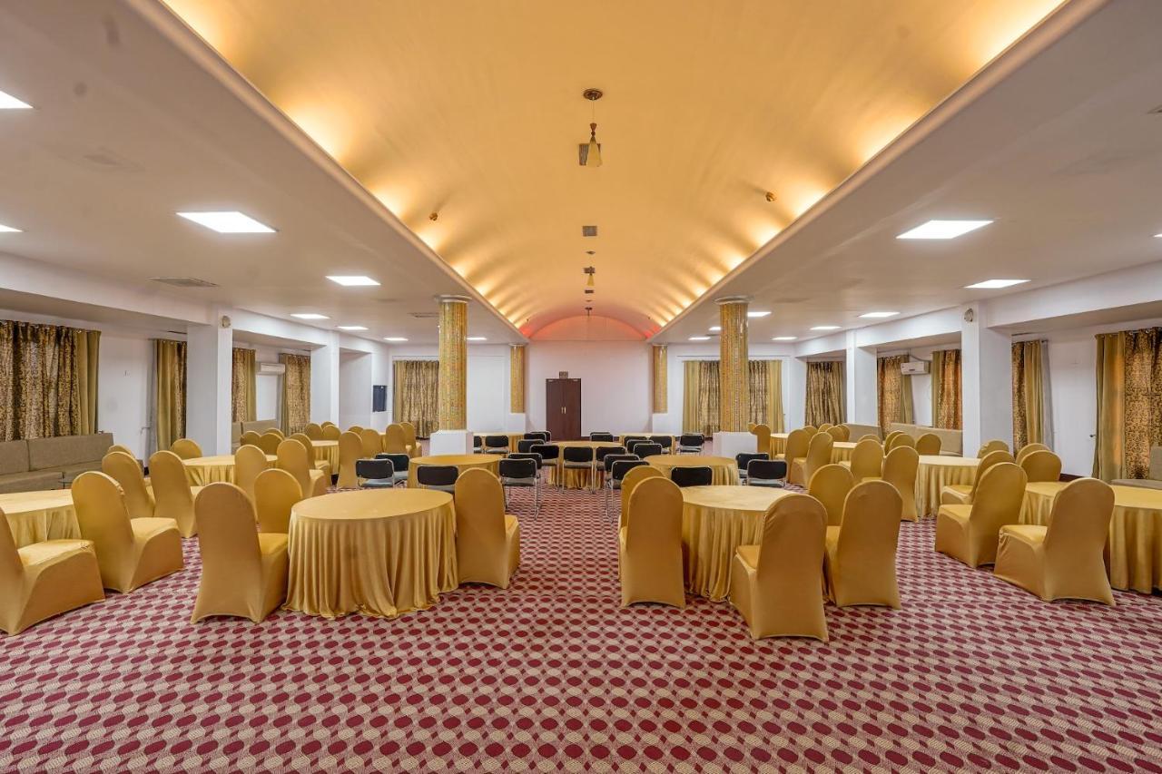 The Chinar Srinagar Hotel Bagian luar foto
