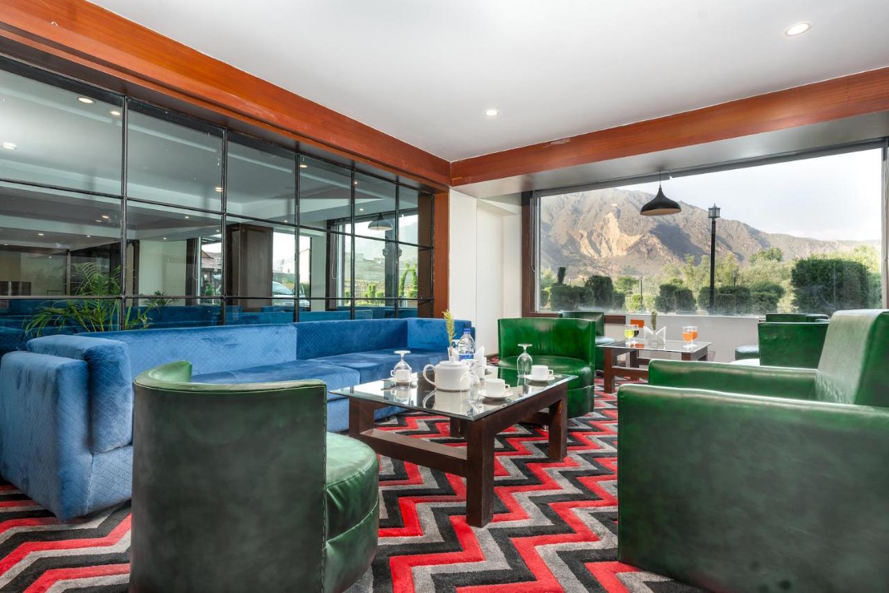 The Chinar Srinagar Hotel Bagian luar foto
